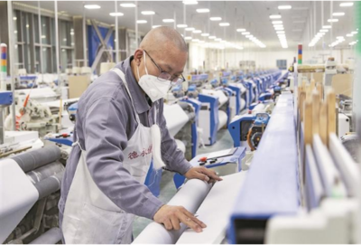 新疆德永佳纺织工人奋战一线，全力保障生产